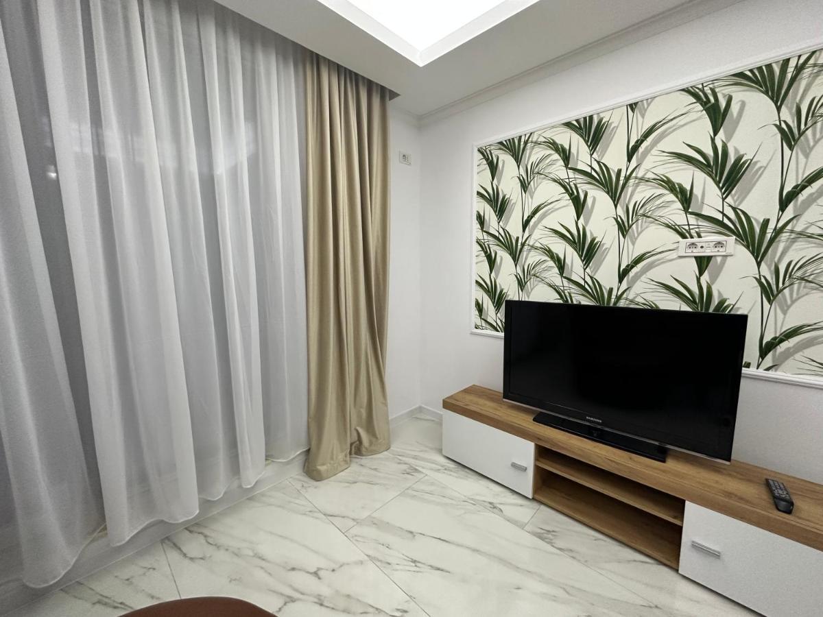 Golden Garden Luxury Apartment In Bucharest Exterior photo