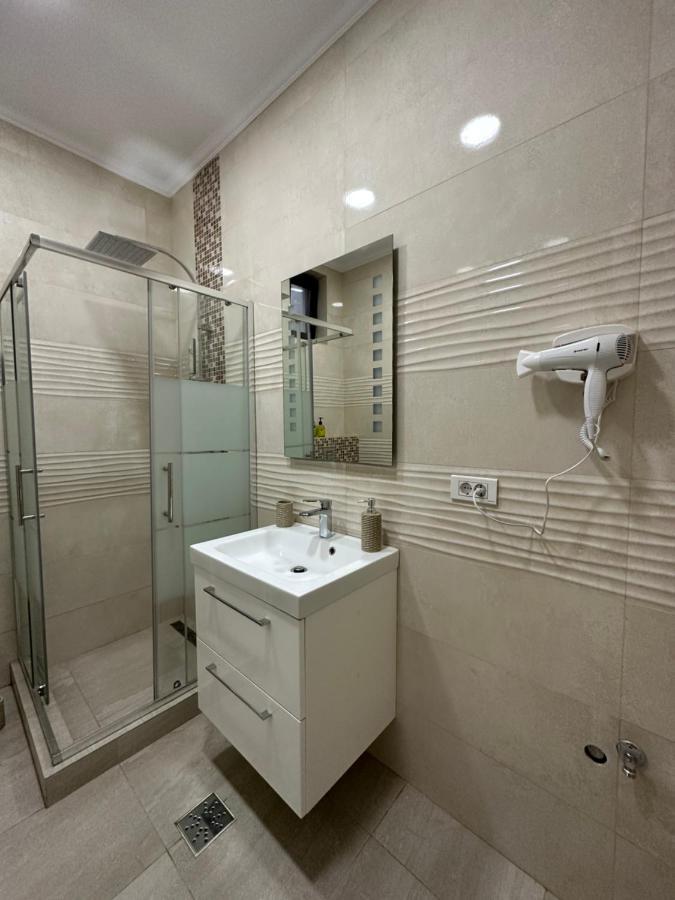 Golden Garden Luxury Apartment In Bucharest Exterior photo