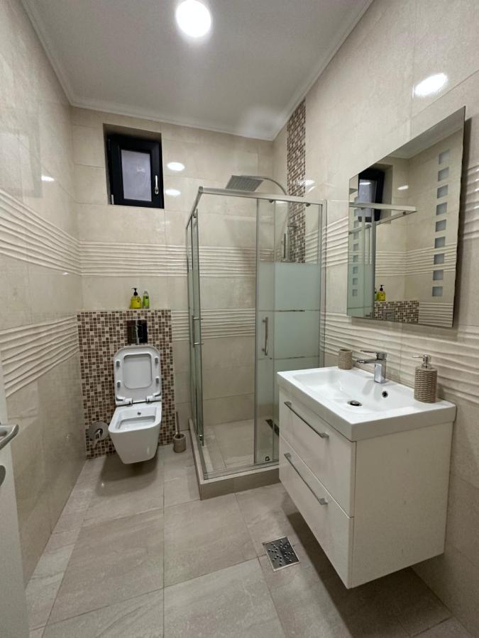 Golden Garden Luxury Apartment In Bucharest Exterior photo